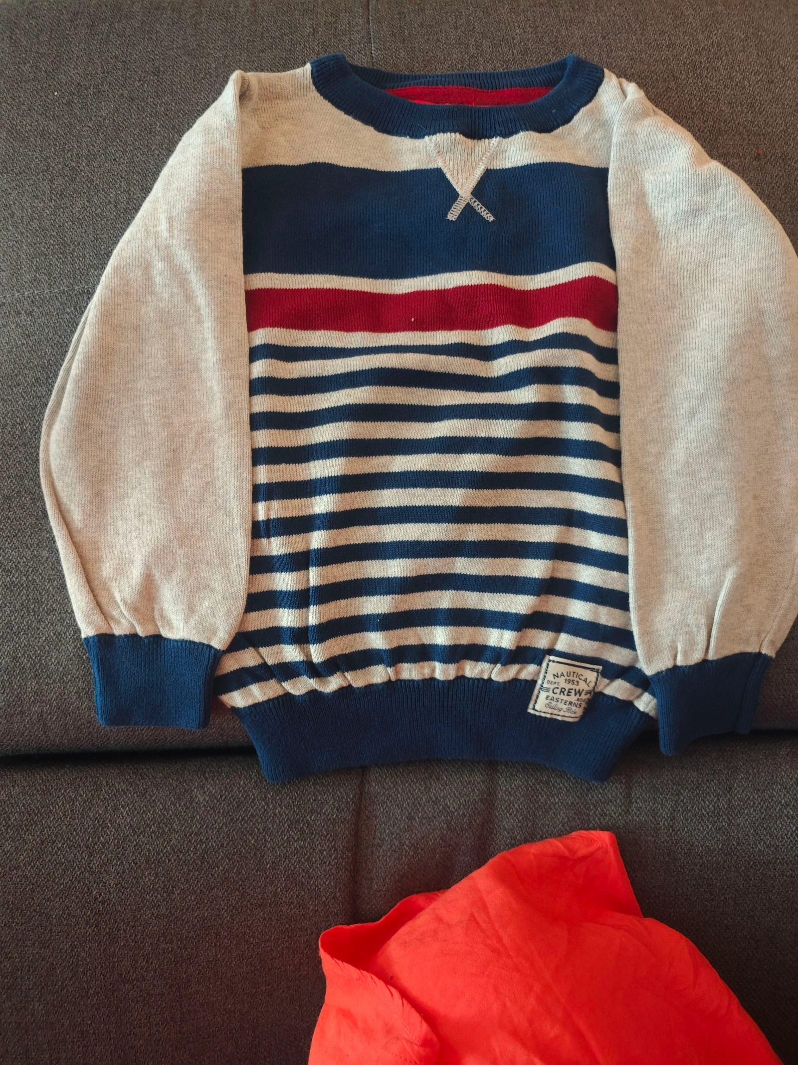 Pull fin marine à rayures bordeaux et grise taille 6 ans
